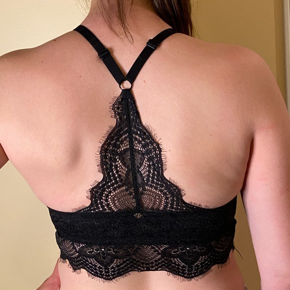 LIKENEW gorgeous black highneck bralette VSPINK - Picture 3 of 5